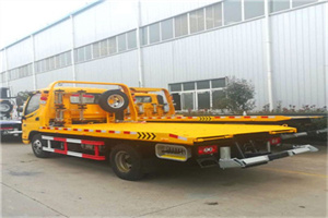 西山附近拖车救援搭电